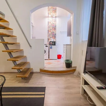 Cool In The Downtown, Eduardo * Budapest