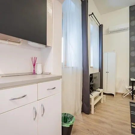 Apartman Cool In The Downtown, Eduardo *